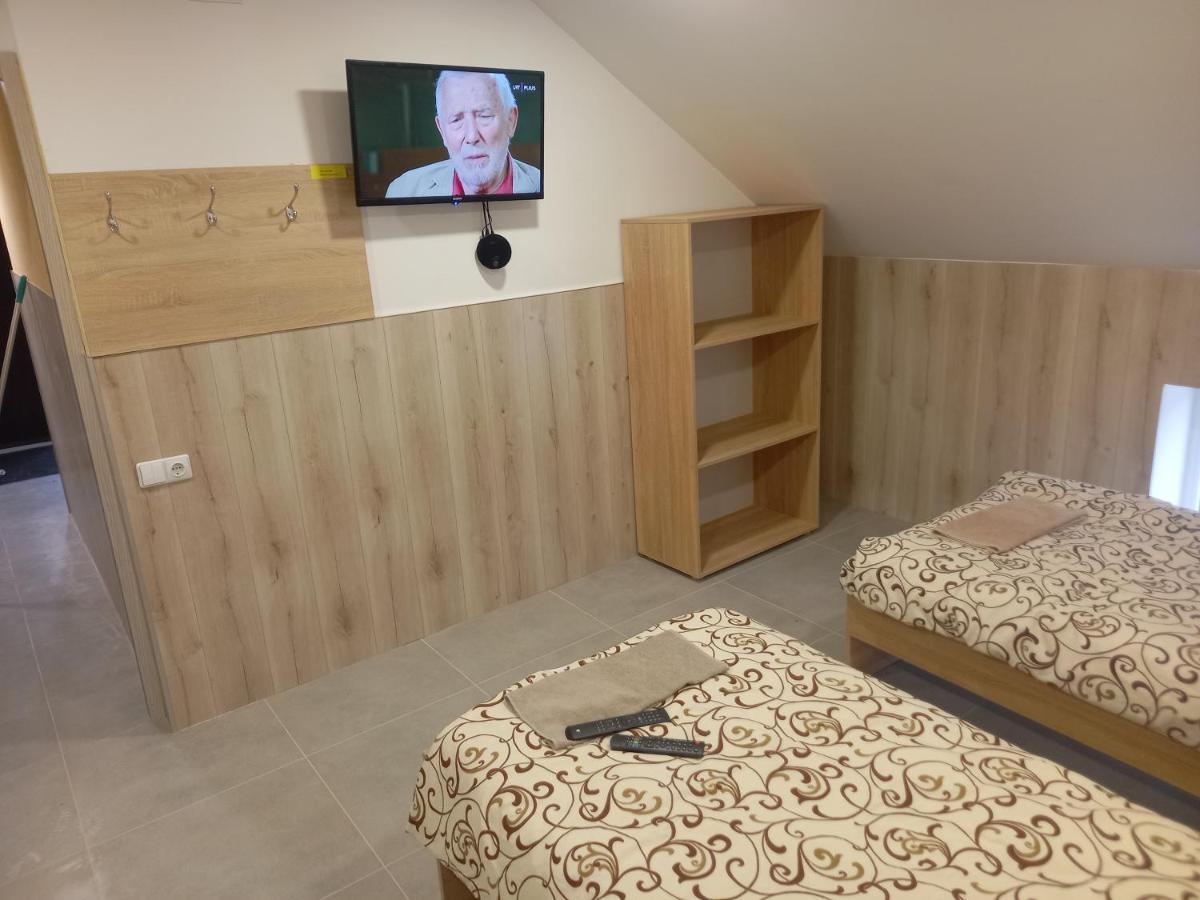 Rooms For Rent ปาเนเวชิส ภายนอก รูปภาพ